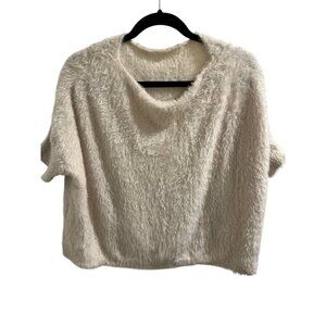 🍒 2/$20 🍒 Fuzzy Ivory Short-Sleeve Crop Sweater Top Medium